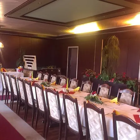 Mullers & Restaurant Hotel 2*