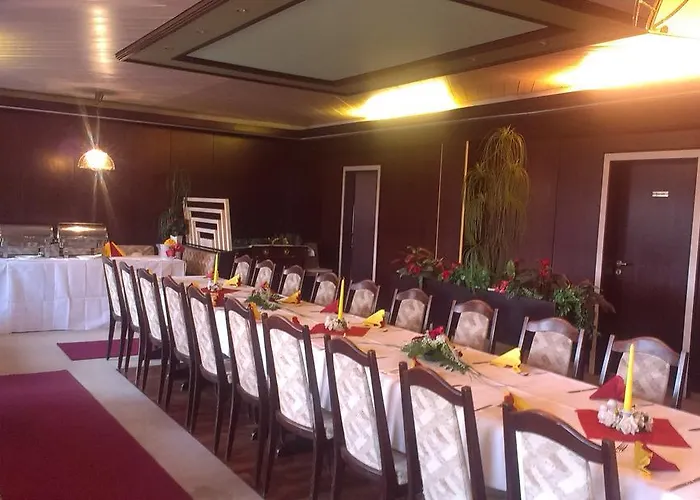 Mullers & Restaurant Hotel 2*